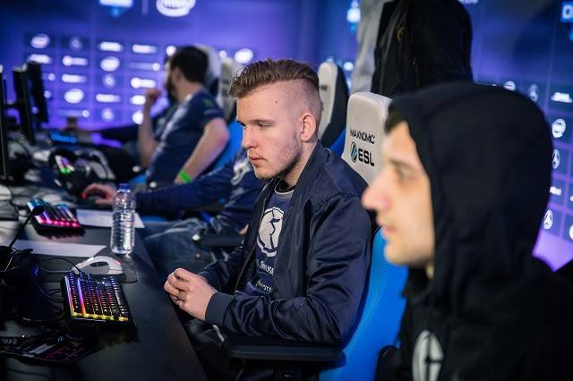 电竞比分ZywOo半程豪取7座MVP！剑指s1mple单年纪录